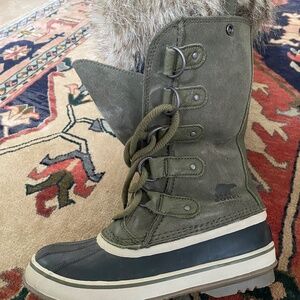 Sorel Women’s Waterproof Winter Boots Green